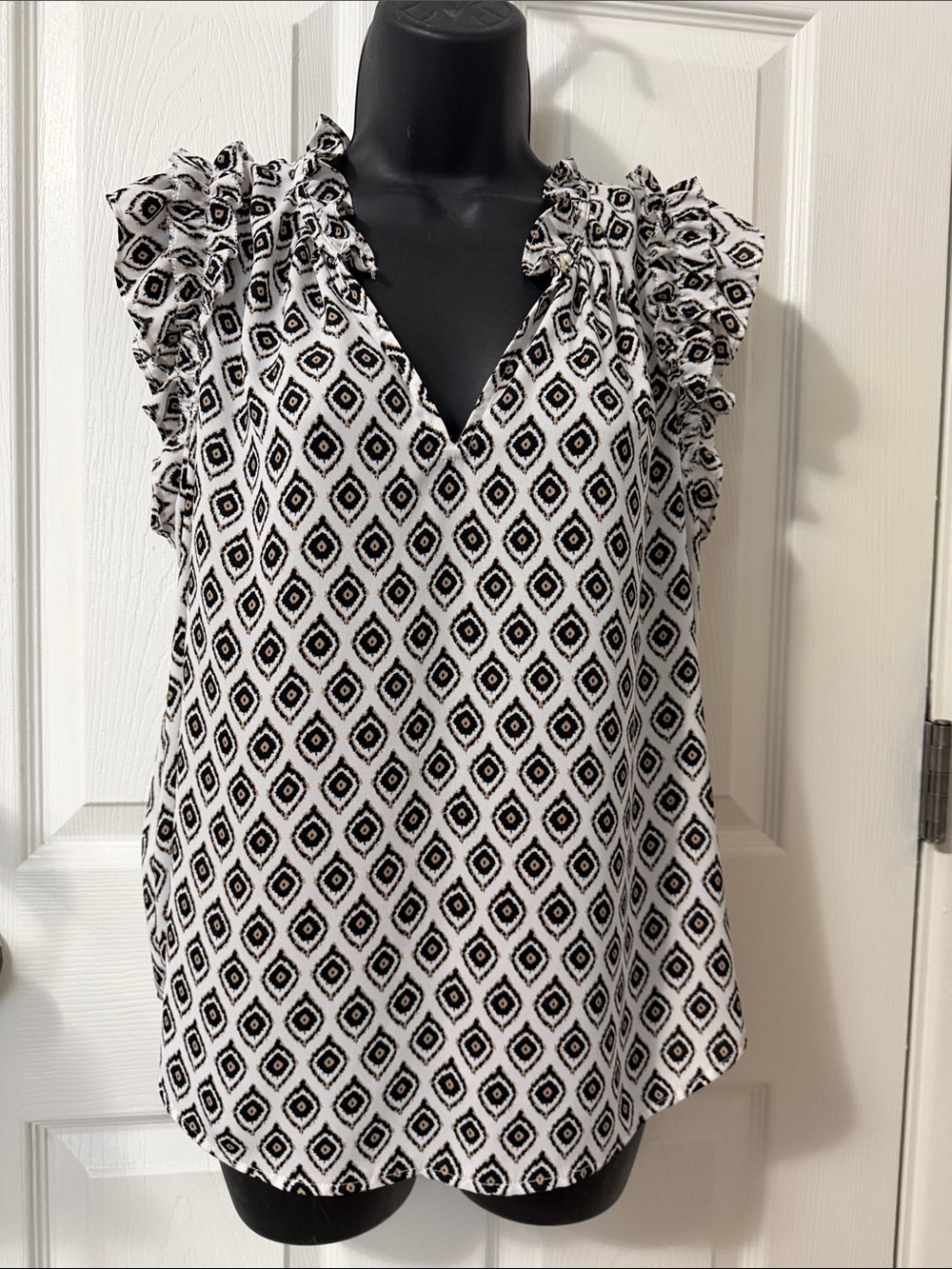 LOFT Black & White Diamond Print Ruffle Sleeve V-Neck Top